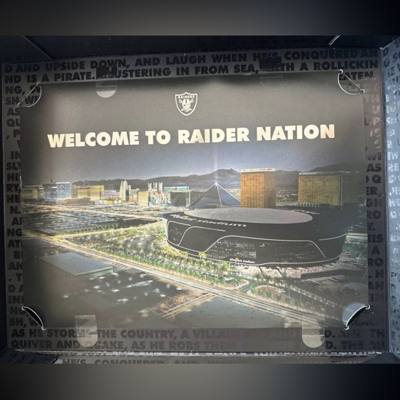 Las Vegas Raiders 2020 Allegiant Stadium Inaugural Season Ticket Gift Box - Picture 8 of 16